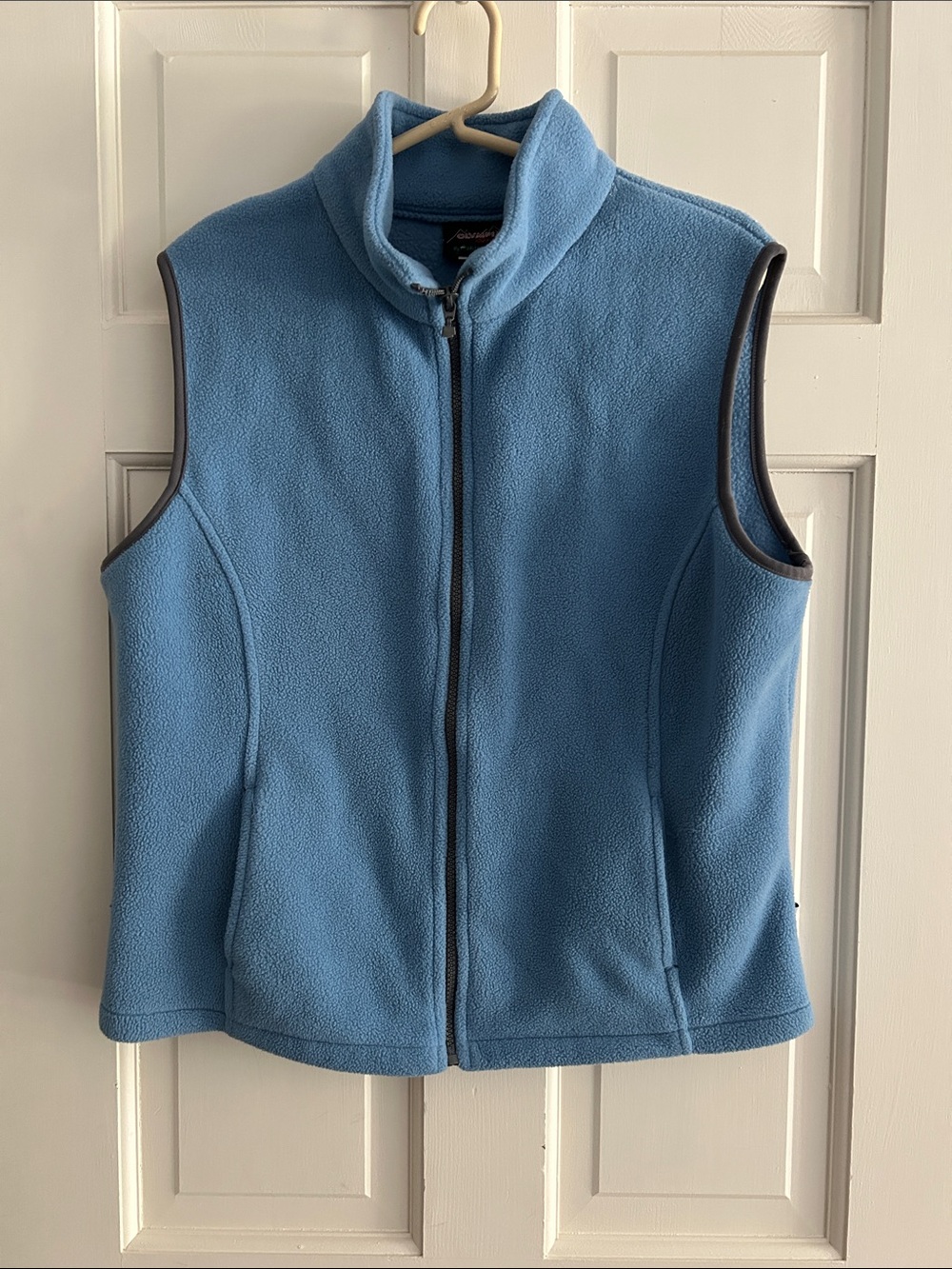 Women's Light Blue Fleece Zip-Front Vest with Contrast Trim